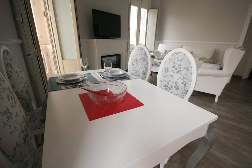 Apartamentos Calle Larios Malaga Room photo