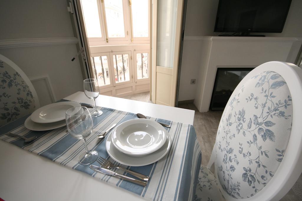 Apartamentos Calle Larios Malaga Room photo
