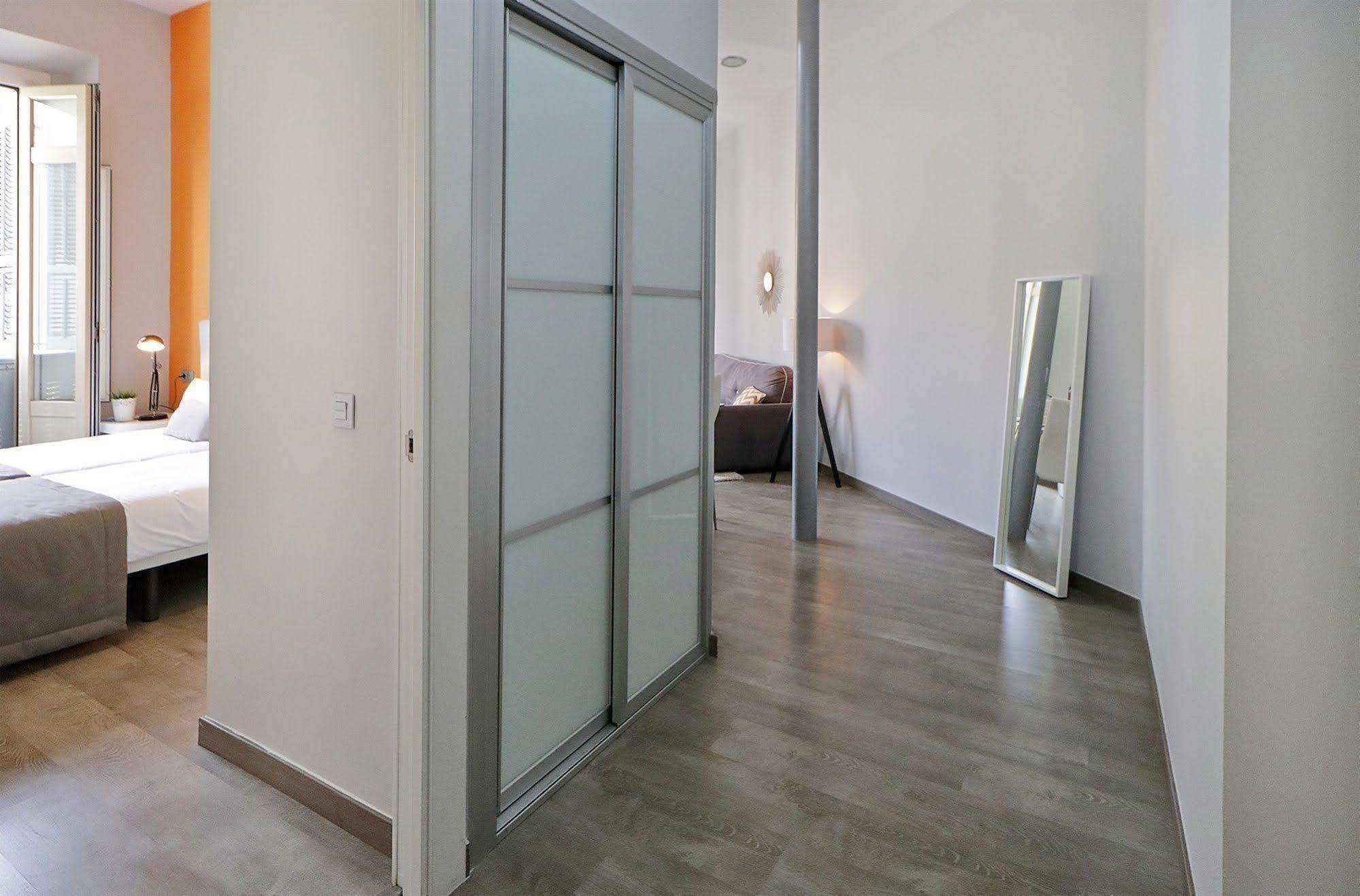 Apartamentos Calle Larios Malaga Exterior photo