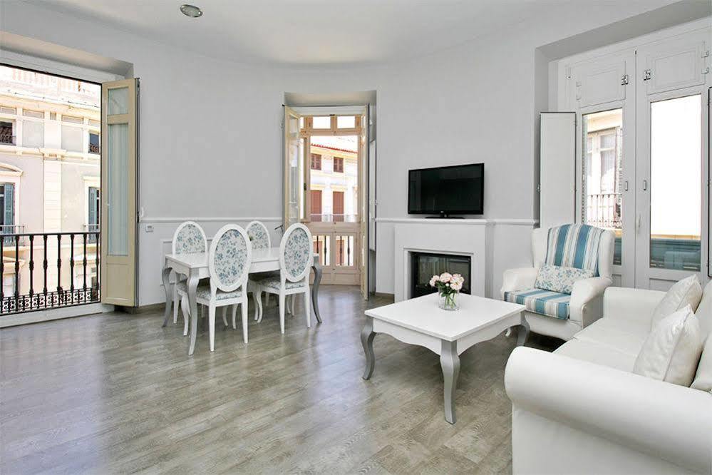 Apartamentos Calle Larios Malaga Exterior photo