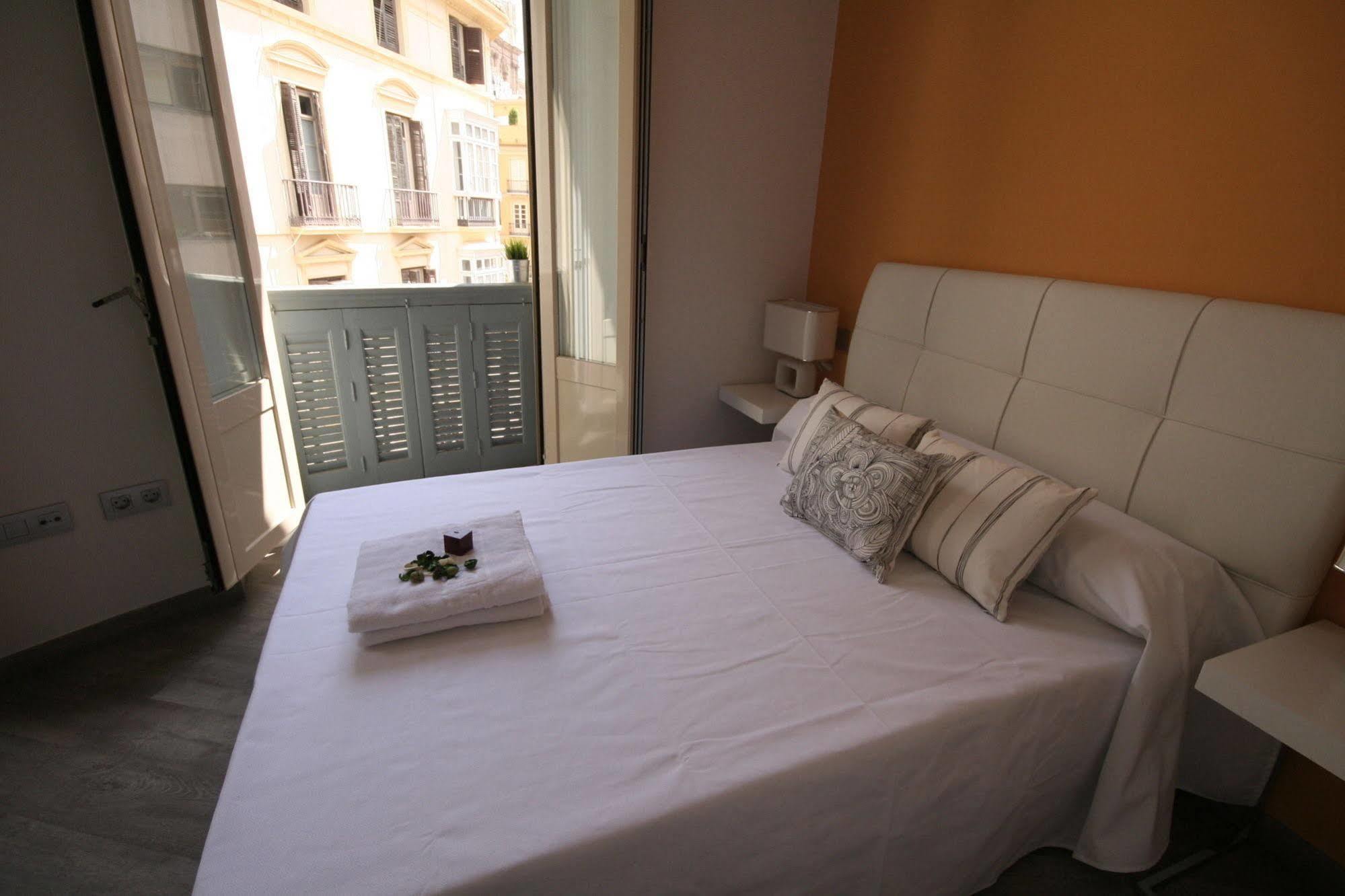 Apartamentos Calle Larios Malaga Exterior photo