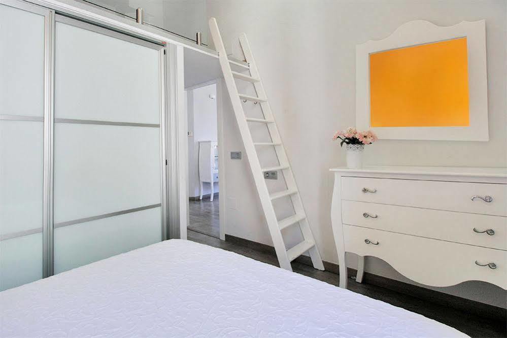Apartamentos Calle Larios Malaga Exterior photo